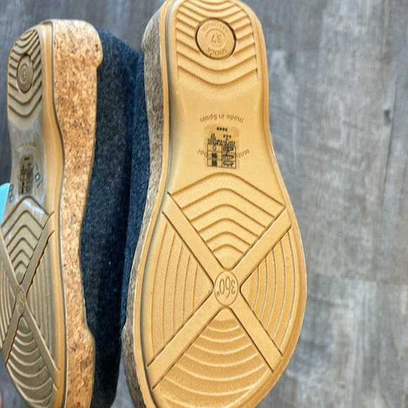 Taos Wool Clogs - Picture 4 of 4